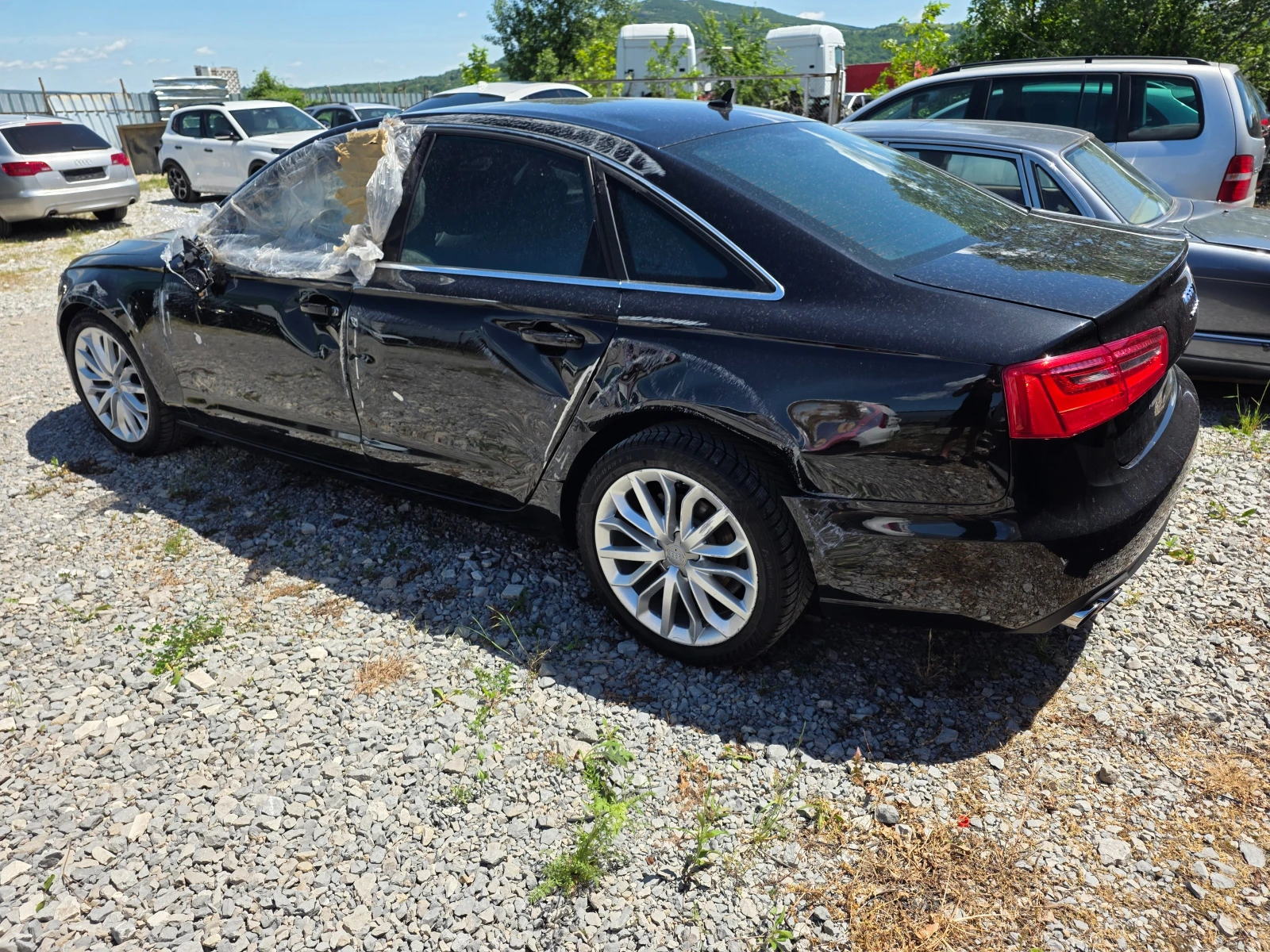 Audi A6 2.0TDI, снимка 4 - Автомобили и джипове - 54619771