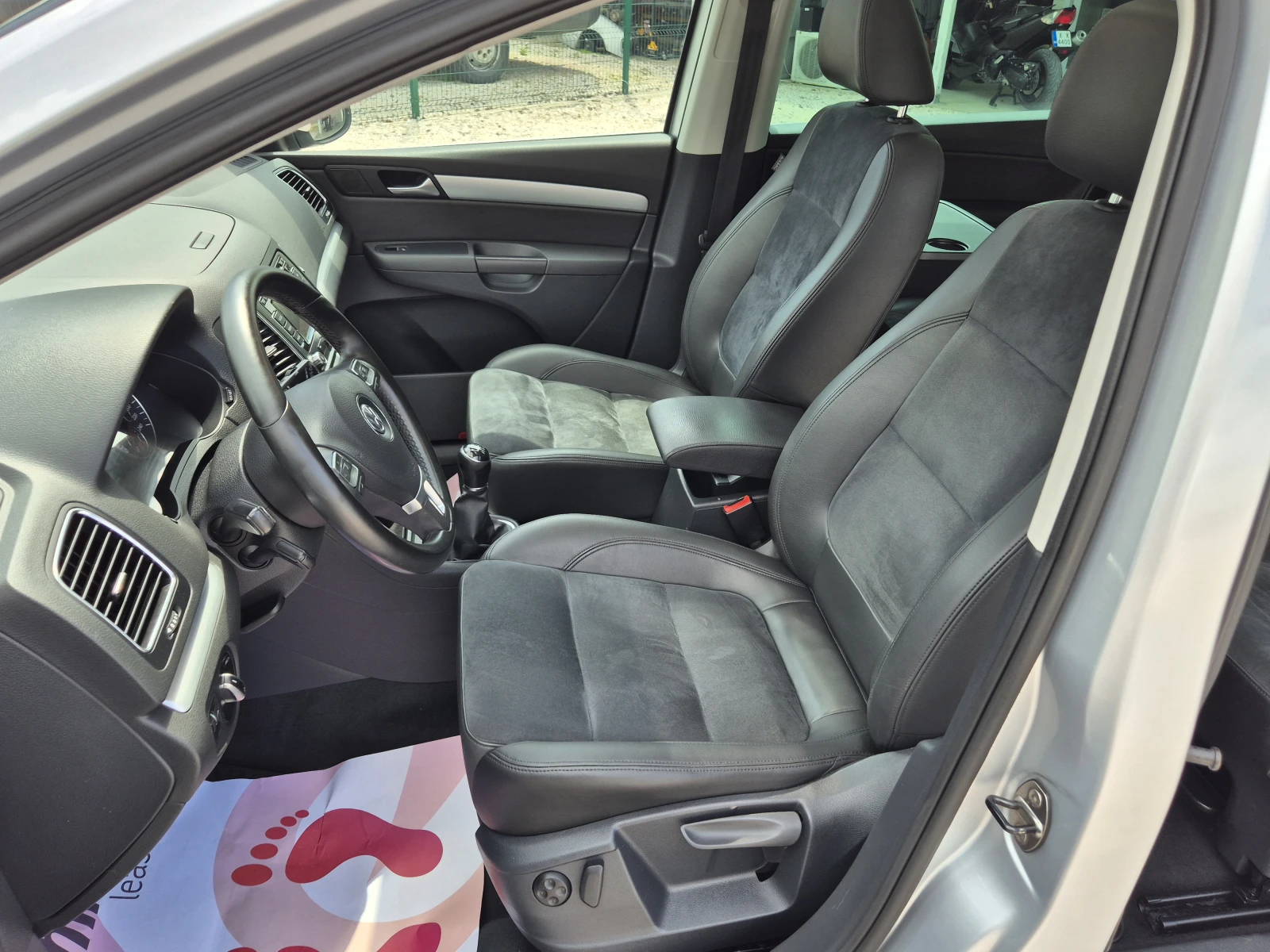 VW Sharan * КОЖА* LED* ПАНОРАМА* FULL* , снимка 10 - Автомобили и джипове - 54675318