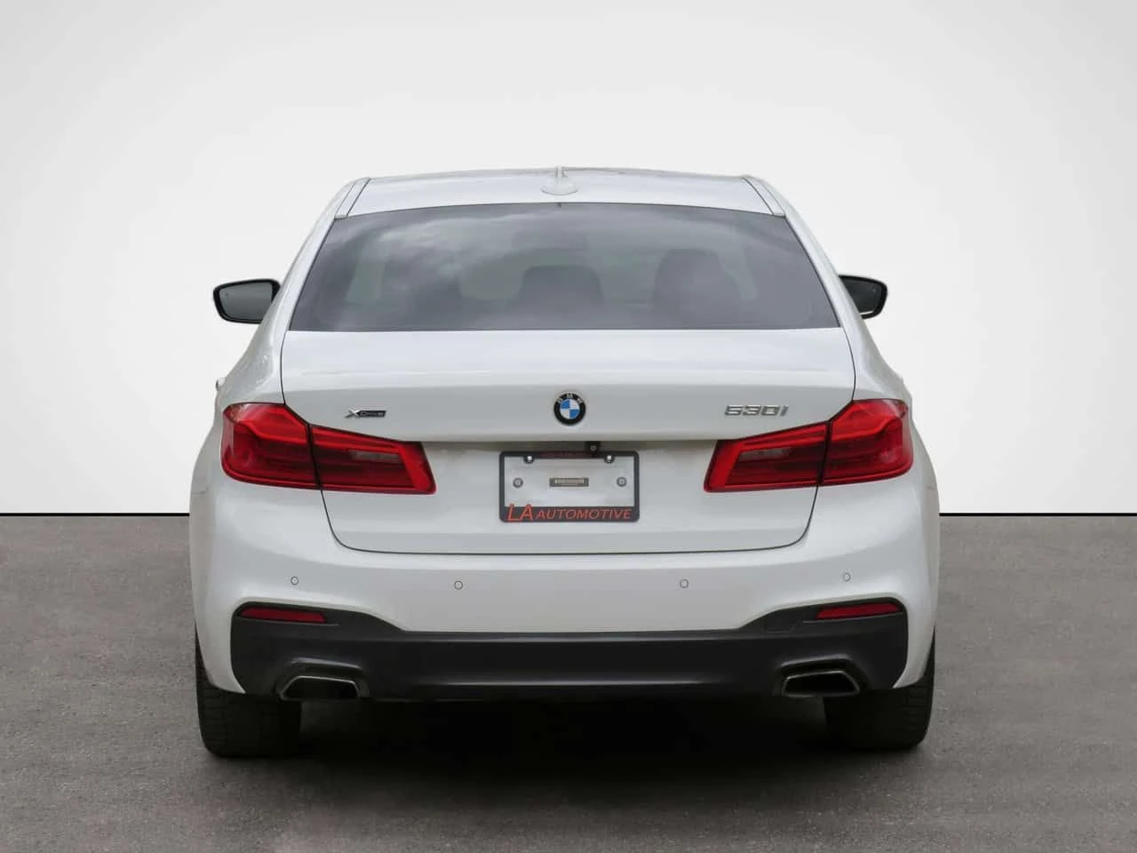 BMW 530 * 530i xDrive M Sport w/ CarPlay 360* Cam HUD Full, снимка 5 - Автомобили и джипове - 54918756