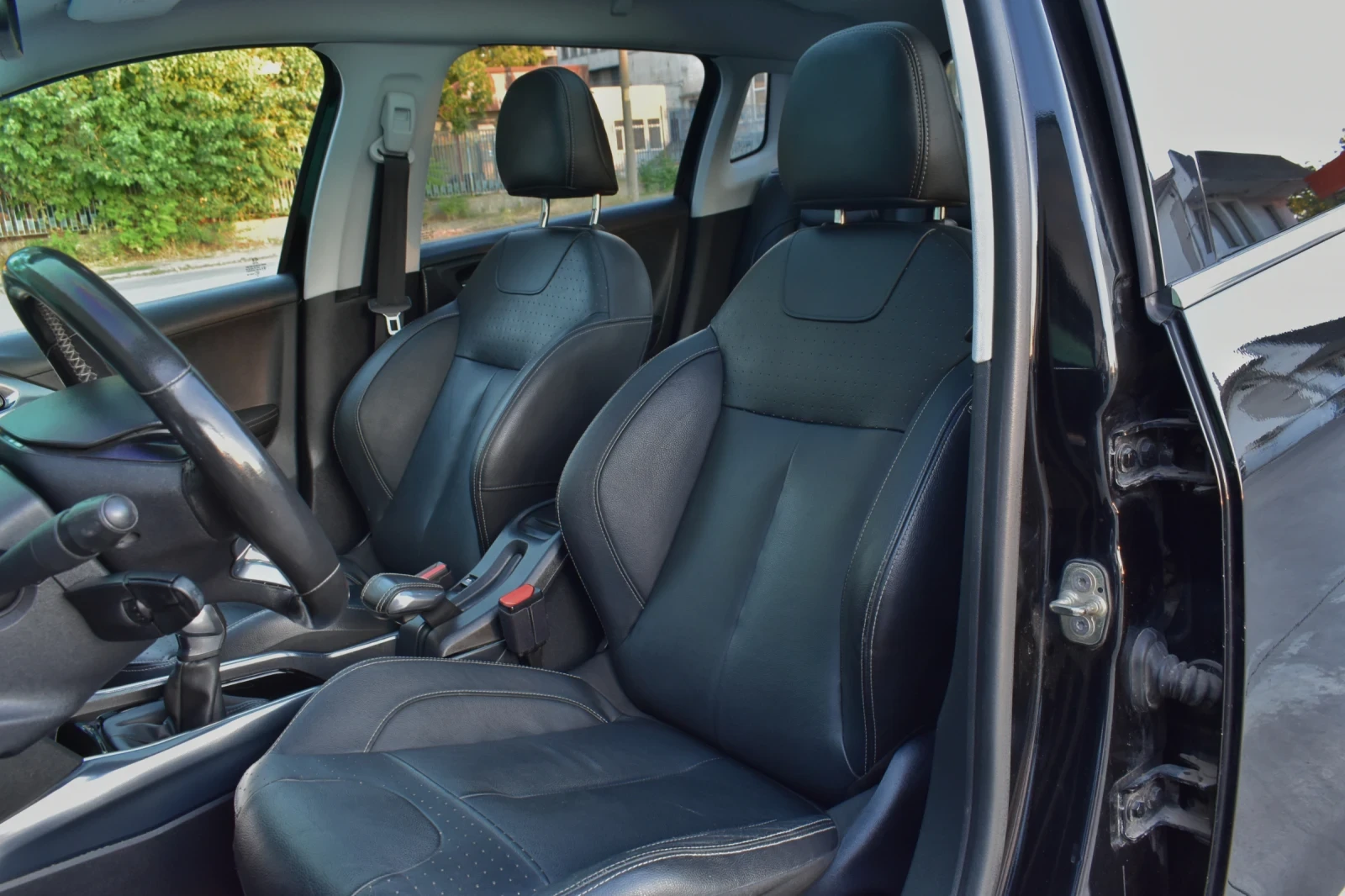 Peugeot 2008 1.6i LPG, снимка 8 - Автомобили и джипове - 55480411