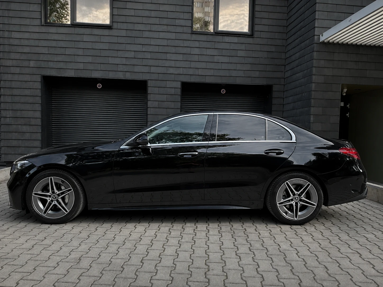 Mercedes-Benz C 300 4MATIC, снимка 2 - Автомобили и джипове - 55507440