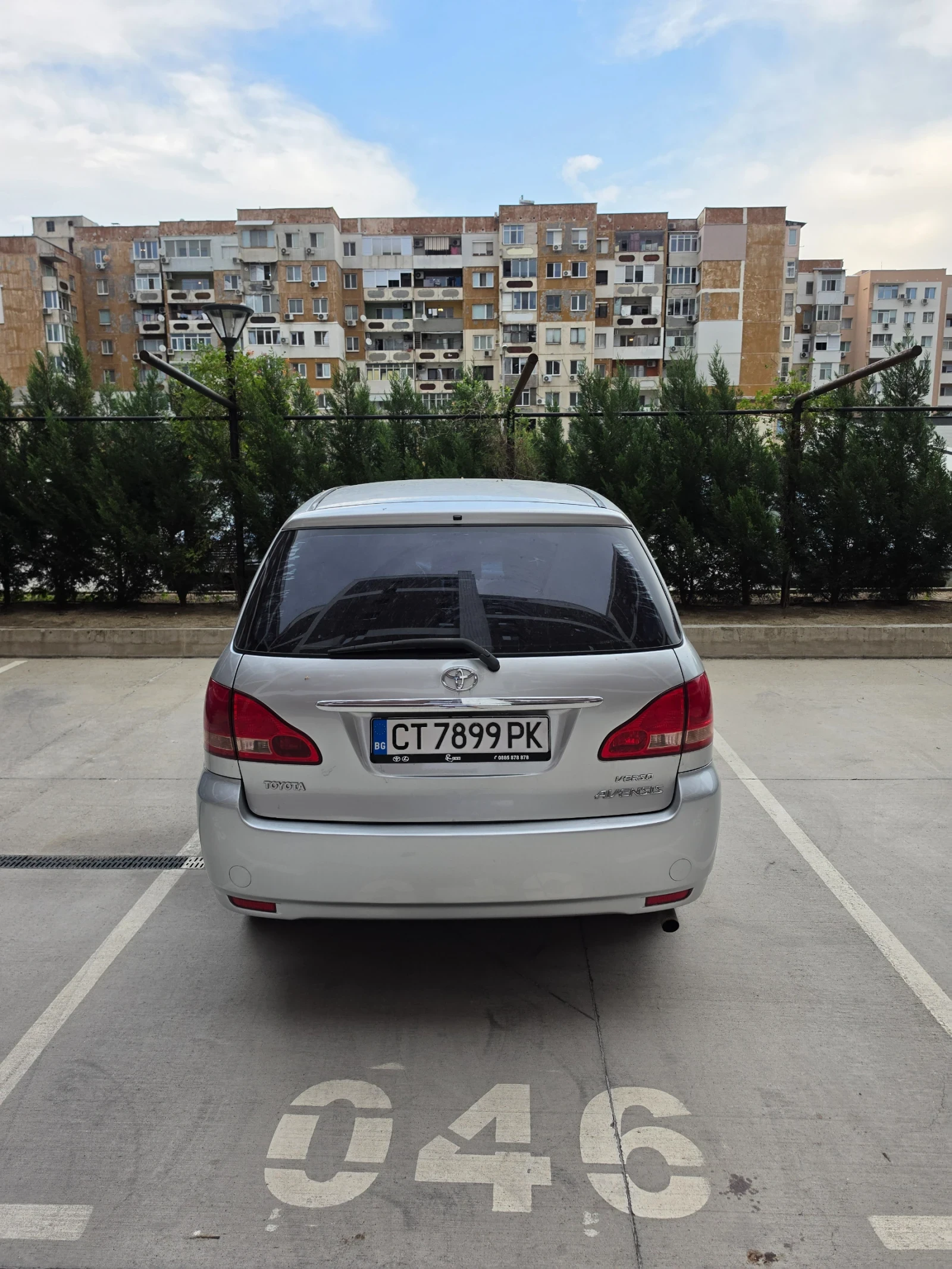 Toyota Avensis verso Газ Бензин , снимка 4 - Автомобили и джипове - 55791224