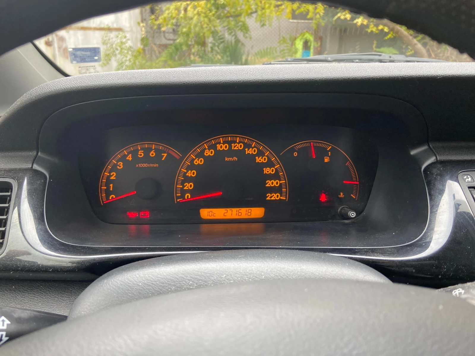 Honda Fr-v, снимка 4 - Автомобили и джипове - 56225472