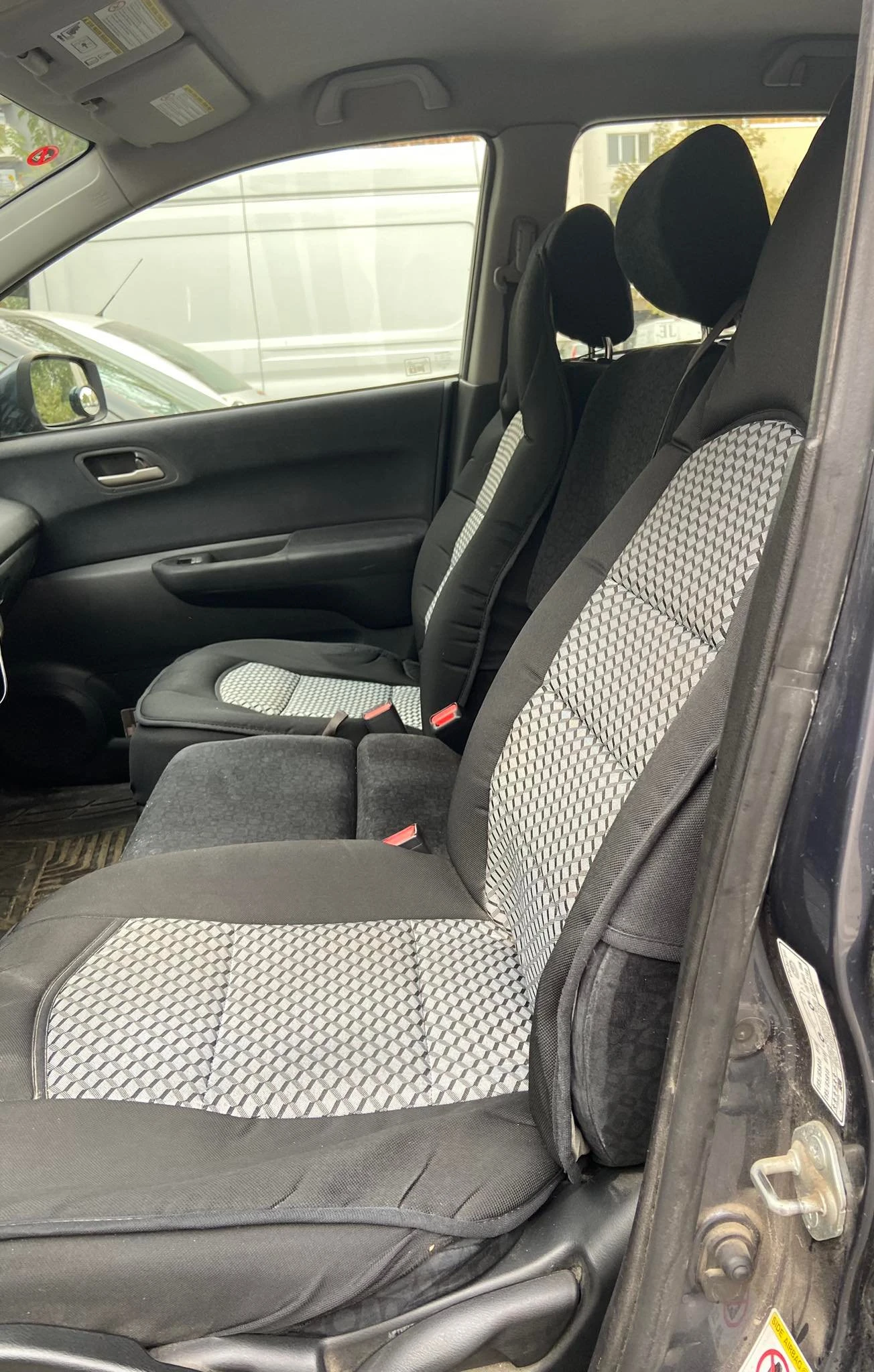 Honda Fr-v, снимка 3 - Автомобили и джипове - 56225472