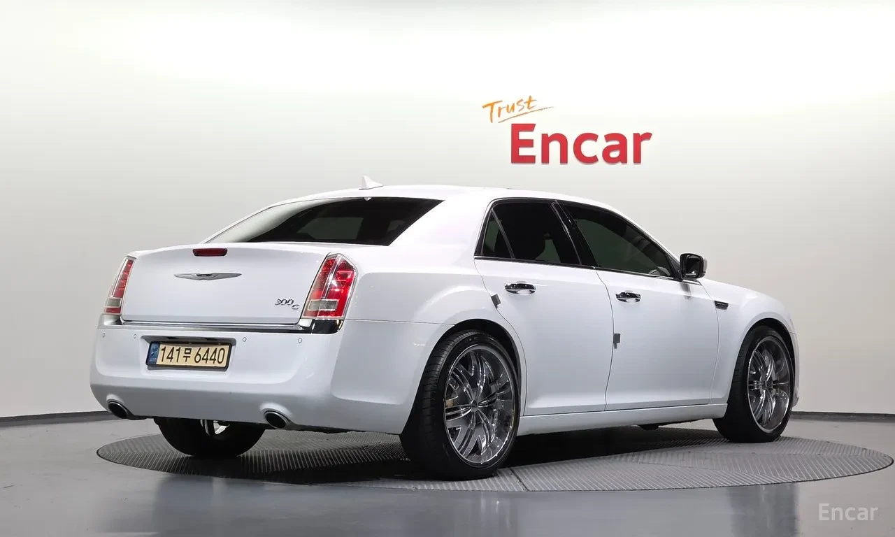 Chrysler 300c 3.0 CRD Дизел!, снимка 2 - Автомобили и джипове - 56386779