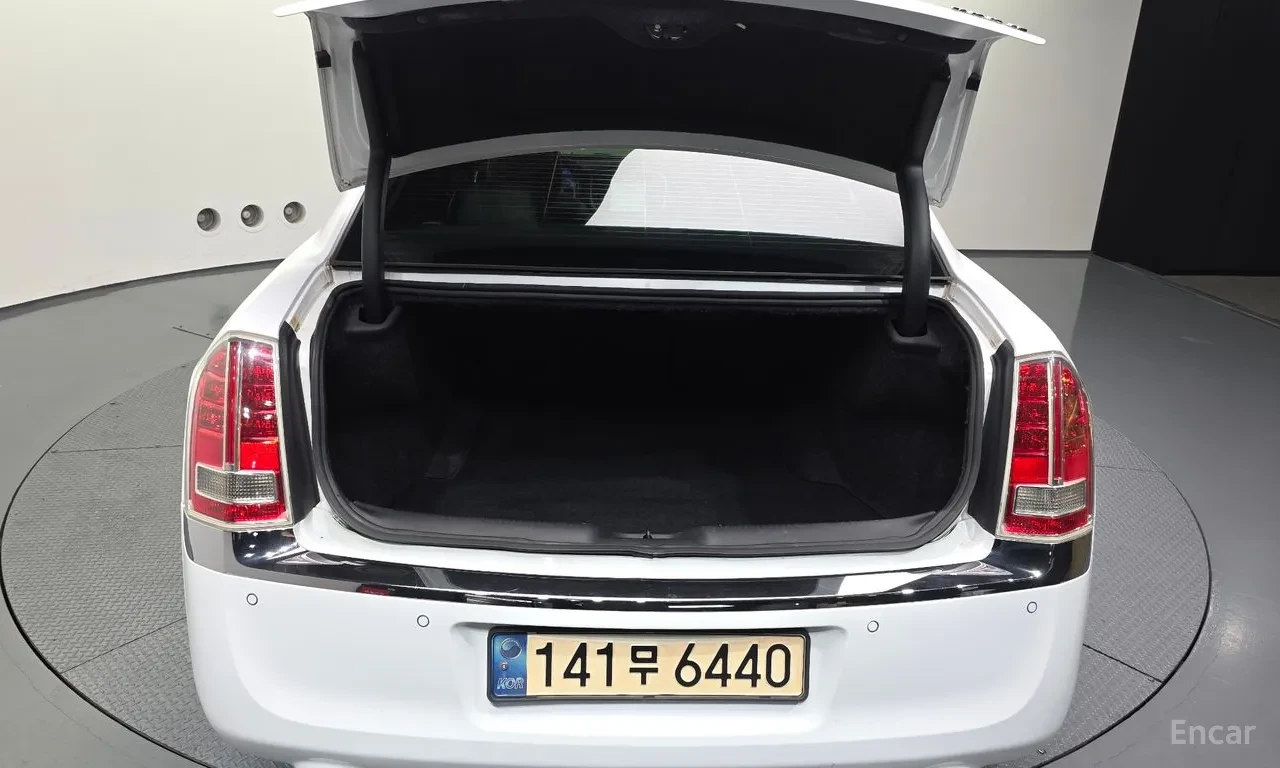 Chrysler 300c 3.0 CRD Дизел!, снимка 16 - Автомобили и джипове - 56386779