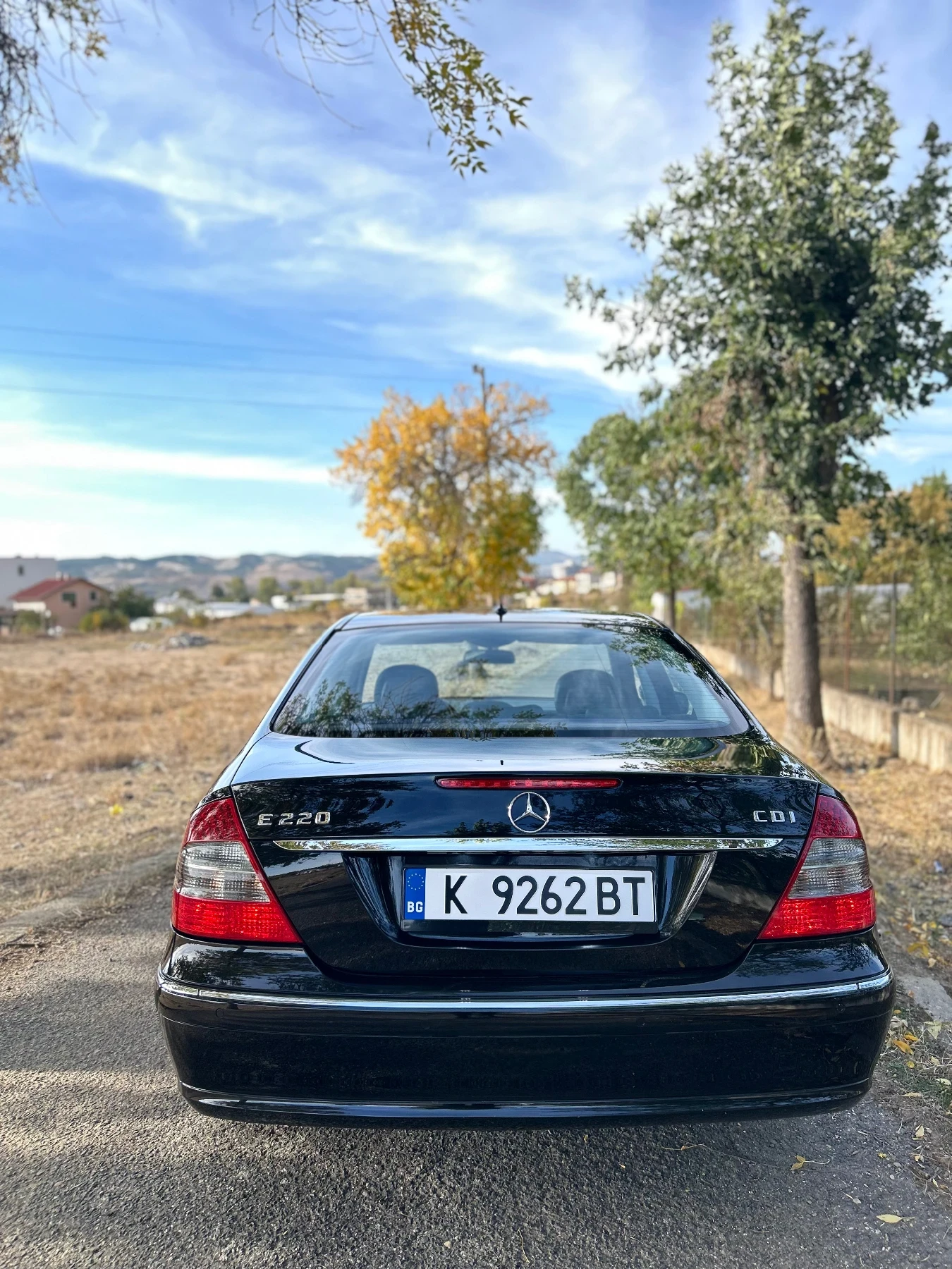 Mercedes-Benz E 220, снимка 5 - Автомобили и джипове - 56415239