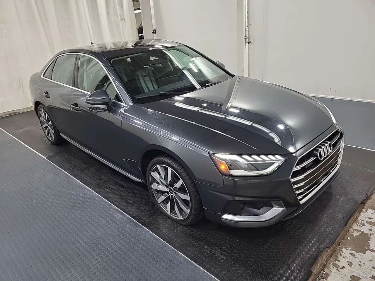 Audi A4 * 45 Tfsi Quattro Komfort * CARFAX *  | Mobile.bg � ����������� 5