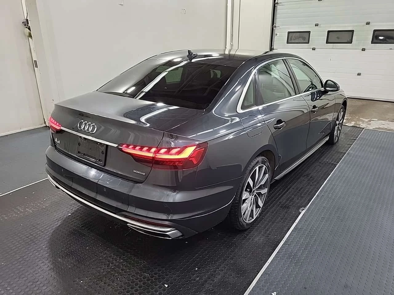 Audi A4 * 45 Tfsi Quattro Komfort * CARFAX *  | Mobile.bg � ����������� 2