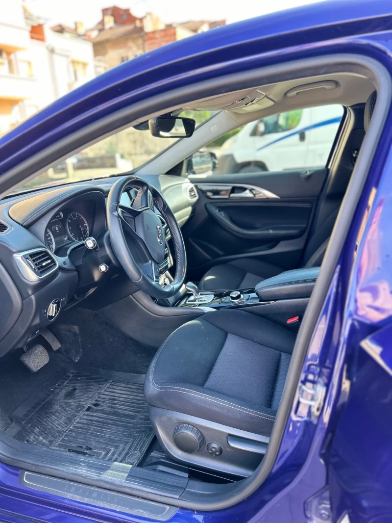 Infiniti Q30, снимка 10 - Автомобили и джипове - 53251049