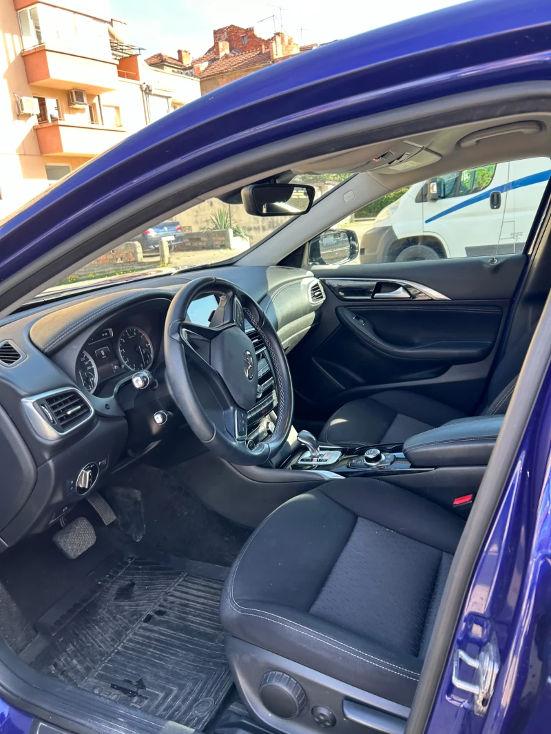 Infiniti Q30, снимка 12 - Автомобили и джипове - 53251049