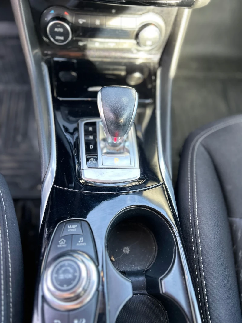 Infiniti Q30, снимка 7 - Автомобили и джипове - 53251049