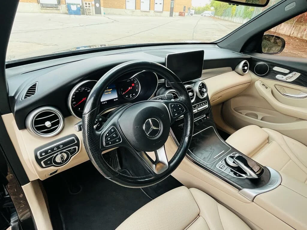 Mercedes-Benz GLC 300 * АВТО КРЕДИТ* ЦЕНА ДО БГ * СЕРВИЗНА ИСТОРИЯ *  - изображение 10