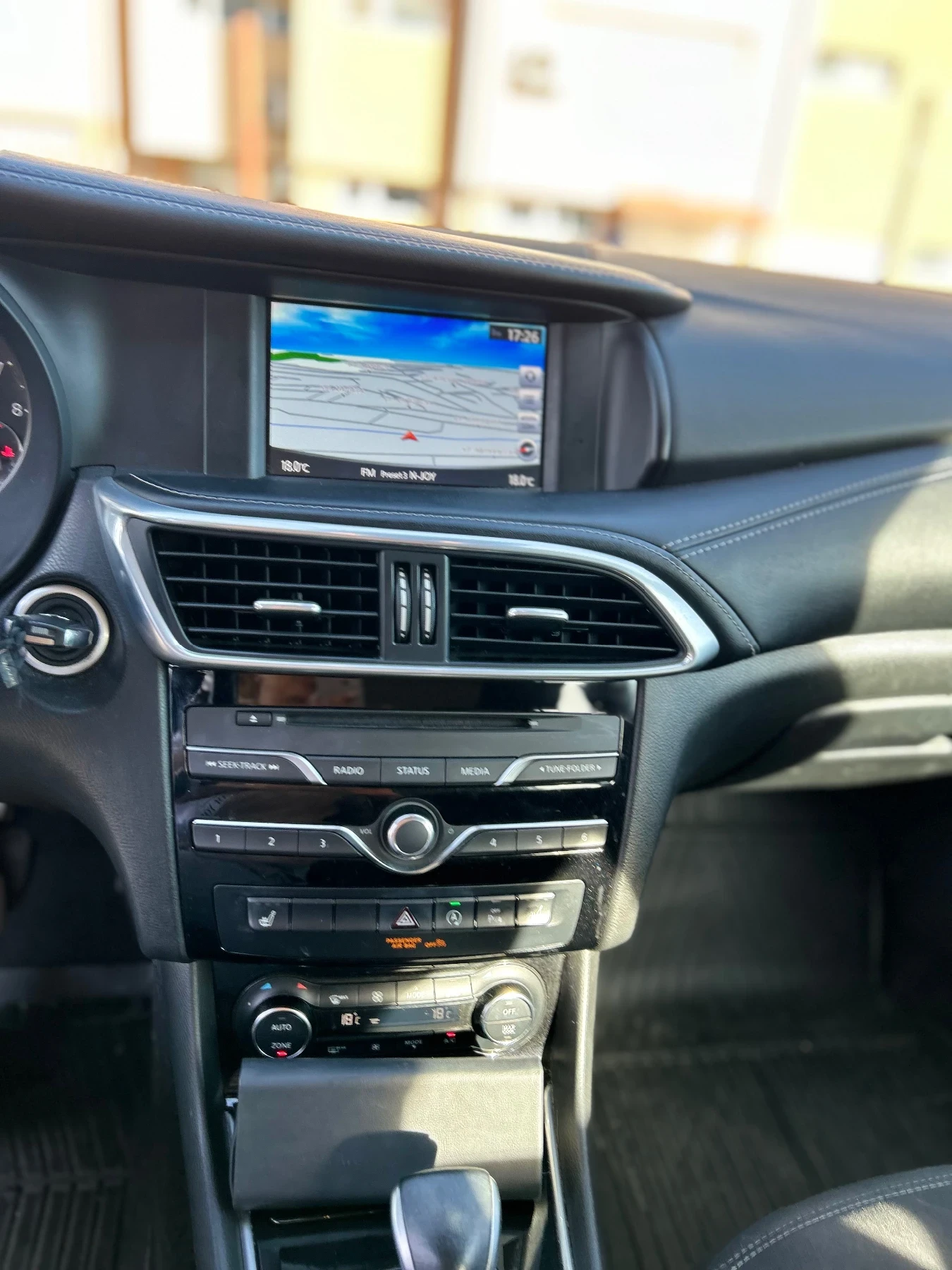 Infiniti Q30  - изображение 5