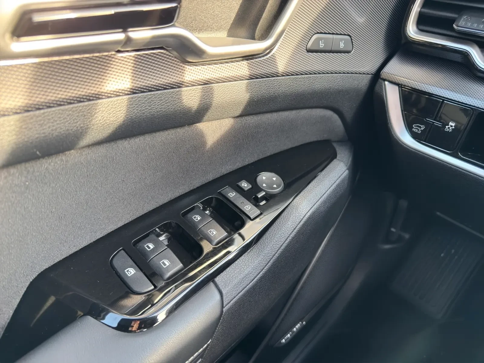 Kia Sportage 1.6T DCT AWD GT-Line Drive Pano AHK SHZ, снимка 12 - Автомобили и джипове - 53733736