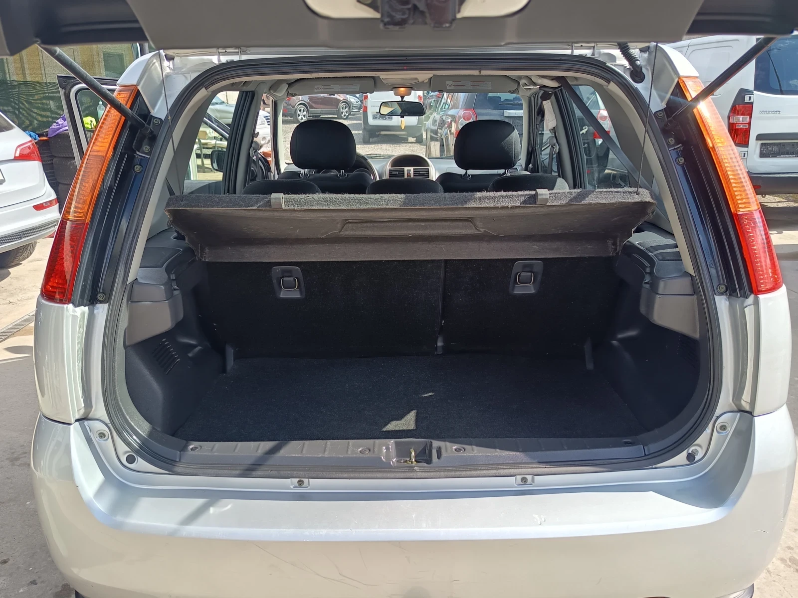 Suzuki Ignis 1.3i 4x4 78х.мк, снимка 12 - Автомобили и джипове - 53726784