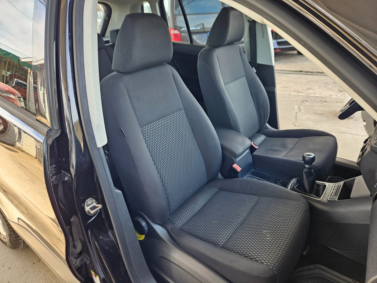 VW Tiguan Бензин газ 4?4, снимка 11 - Автомобили и джипове - 53787206