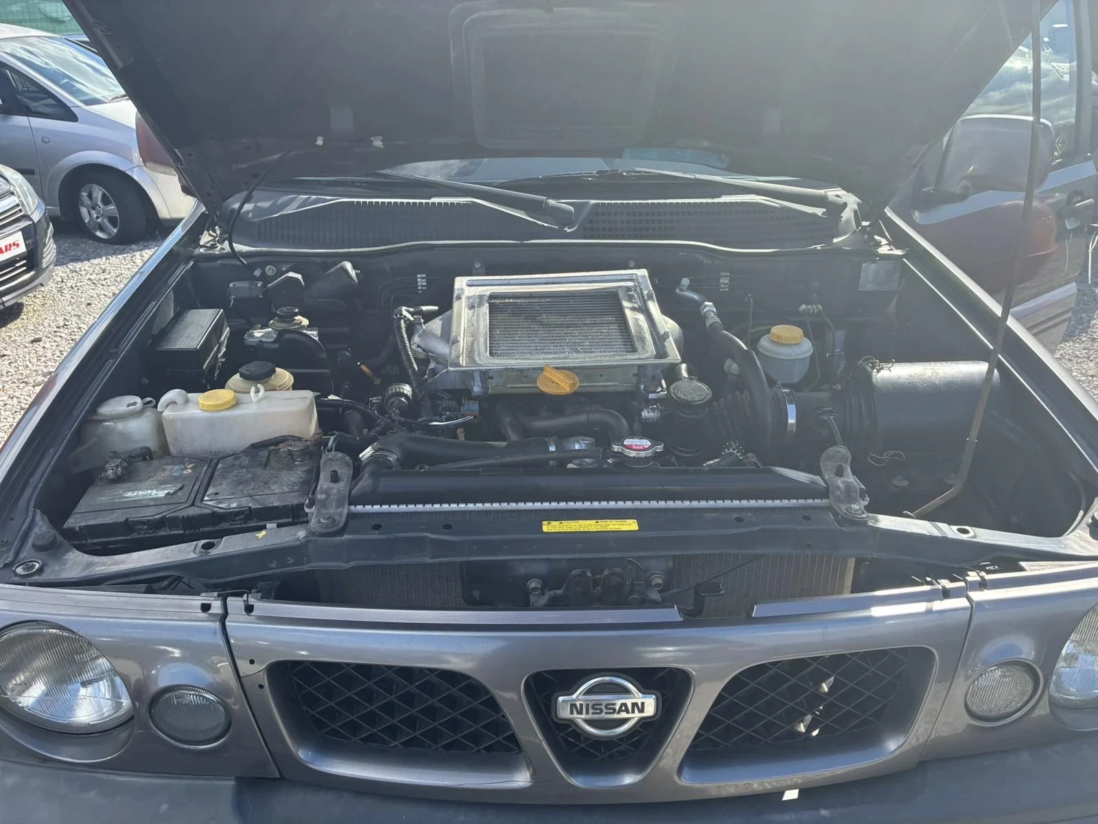 Nissan Terrano, снимка 5 - Автомобили и джипове - 53808643