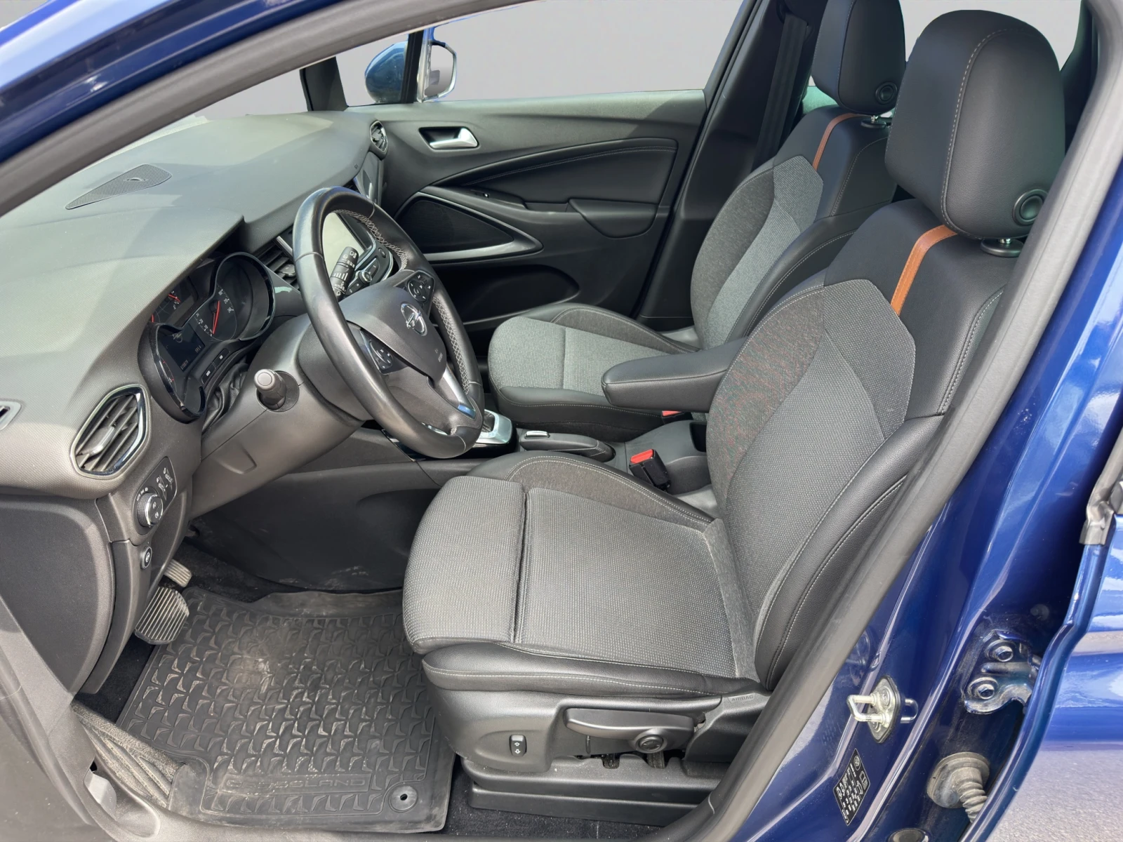 Opel Crossland X Innovation ENG-3 CYL 1.2L ALUM TURBO EB2, снимка 9 - Автомобили и джипове - 54213950