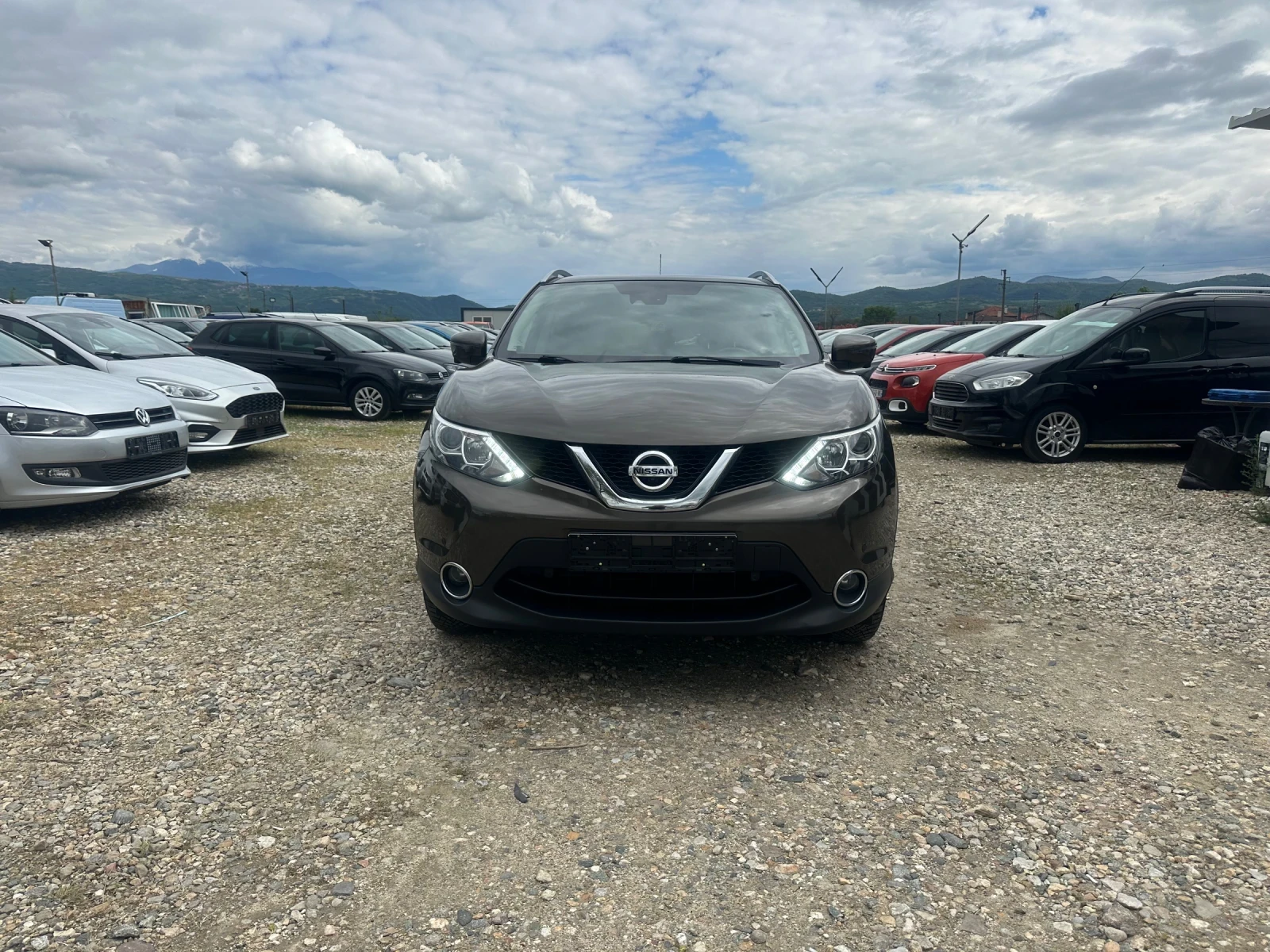 Nissan Qashqai 1.5 Turbodiesel N-Connecta, снимка 3 - Автомобили и джипове - 54381886