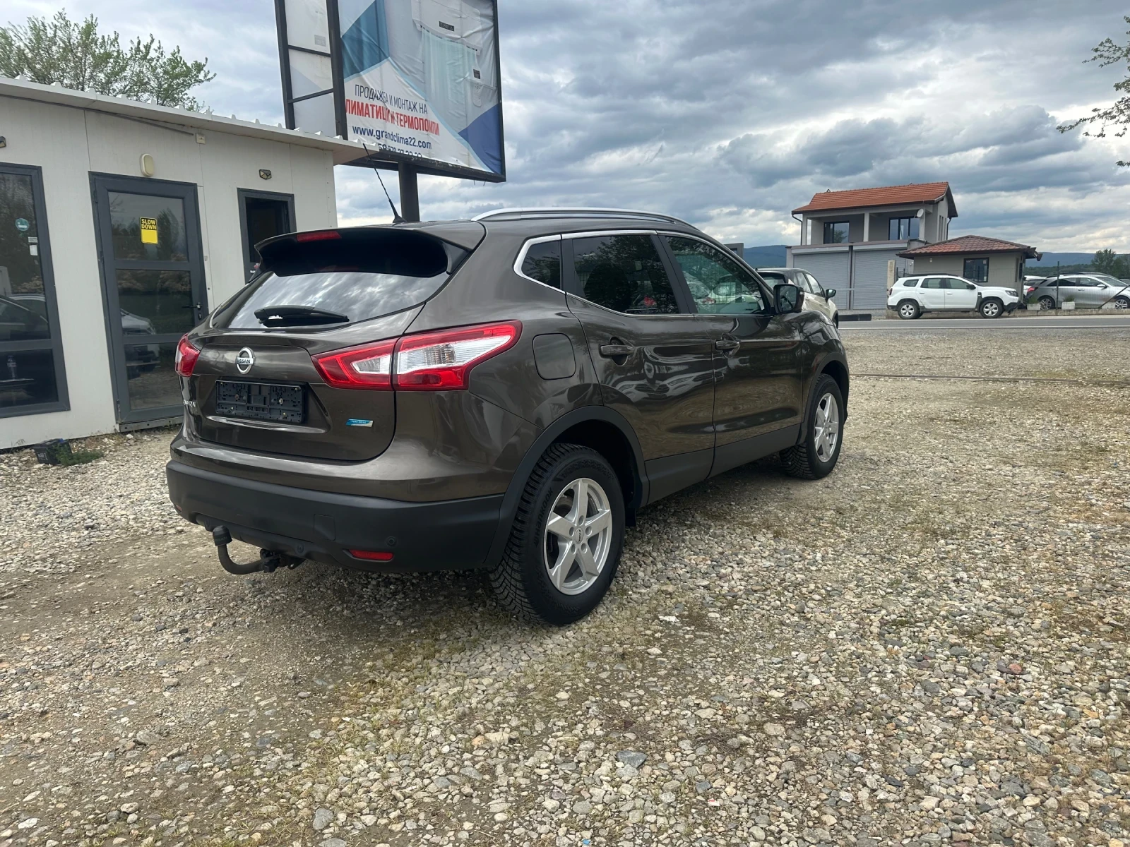 Nissan Qashqai 1.5 Turbodiesel N-Connecta, снимка 4 - Автомобили и джипове - 54381886