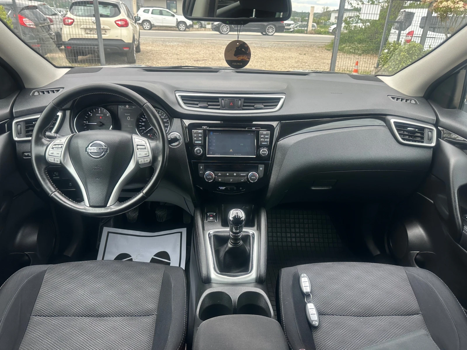 Nissan Qashqai 1.5 Turbodiesel N-Connecta, снимка 9 - Автомобили и джипове - 54381886