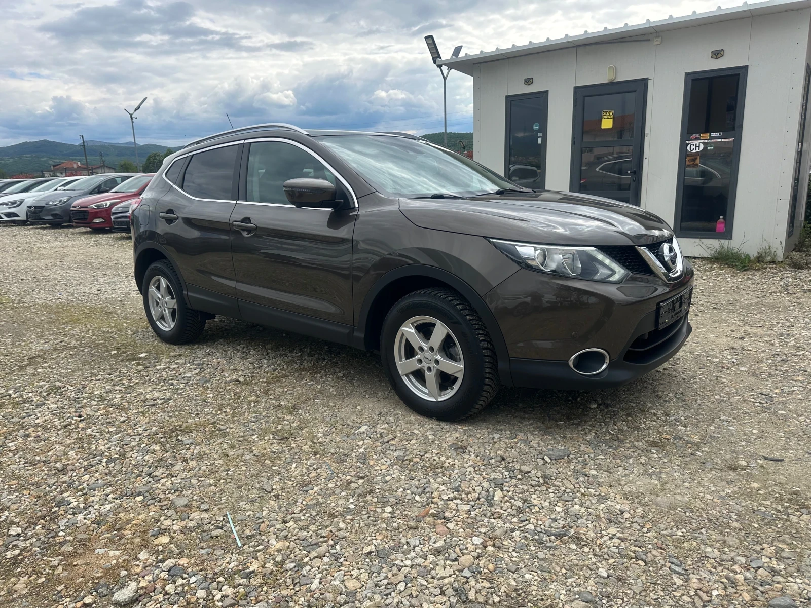 Nissan Qashqai 1.5 Turbodiesel N-Connecta, снимка 2 - Автомобили и джипове - 54381886