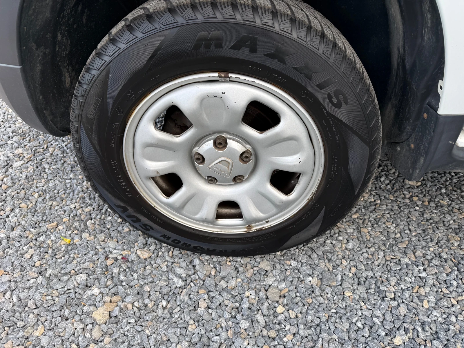 Dacia Duster 1.6 I 4×4, снимка 14 - Автомобили и джипове - 54547577