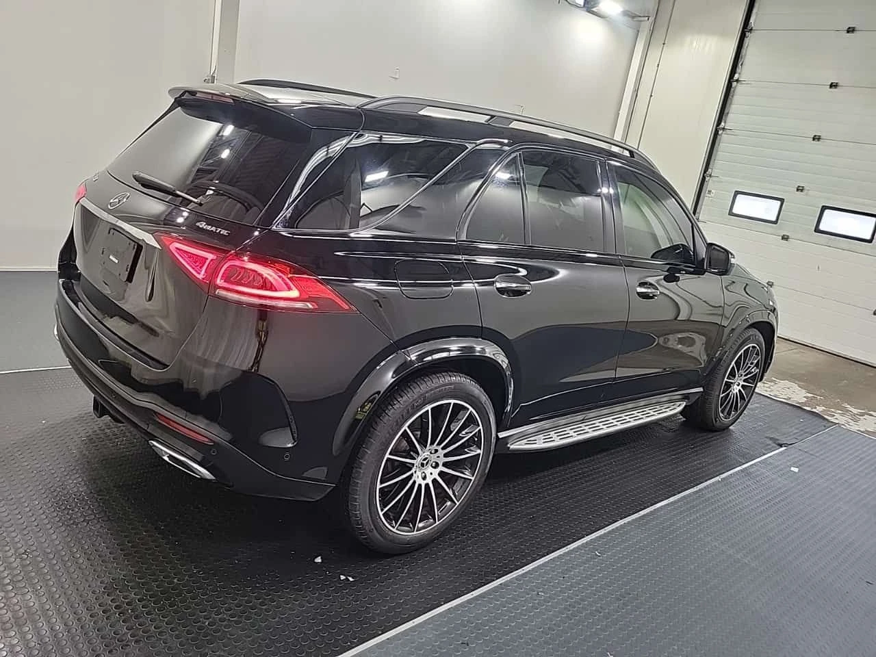 Mercedes-Benz GLE * 350 * CARFAX * ЦЕНА ДО БГ, снимка 3 - Автомобили и джипове - 54728177