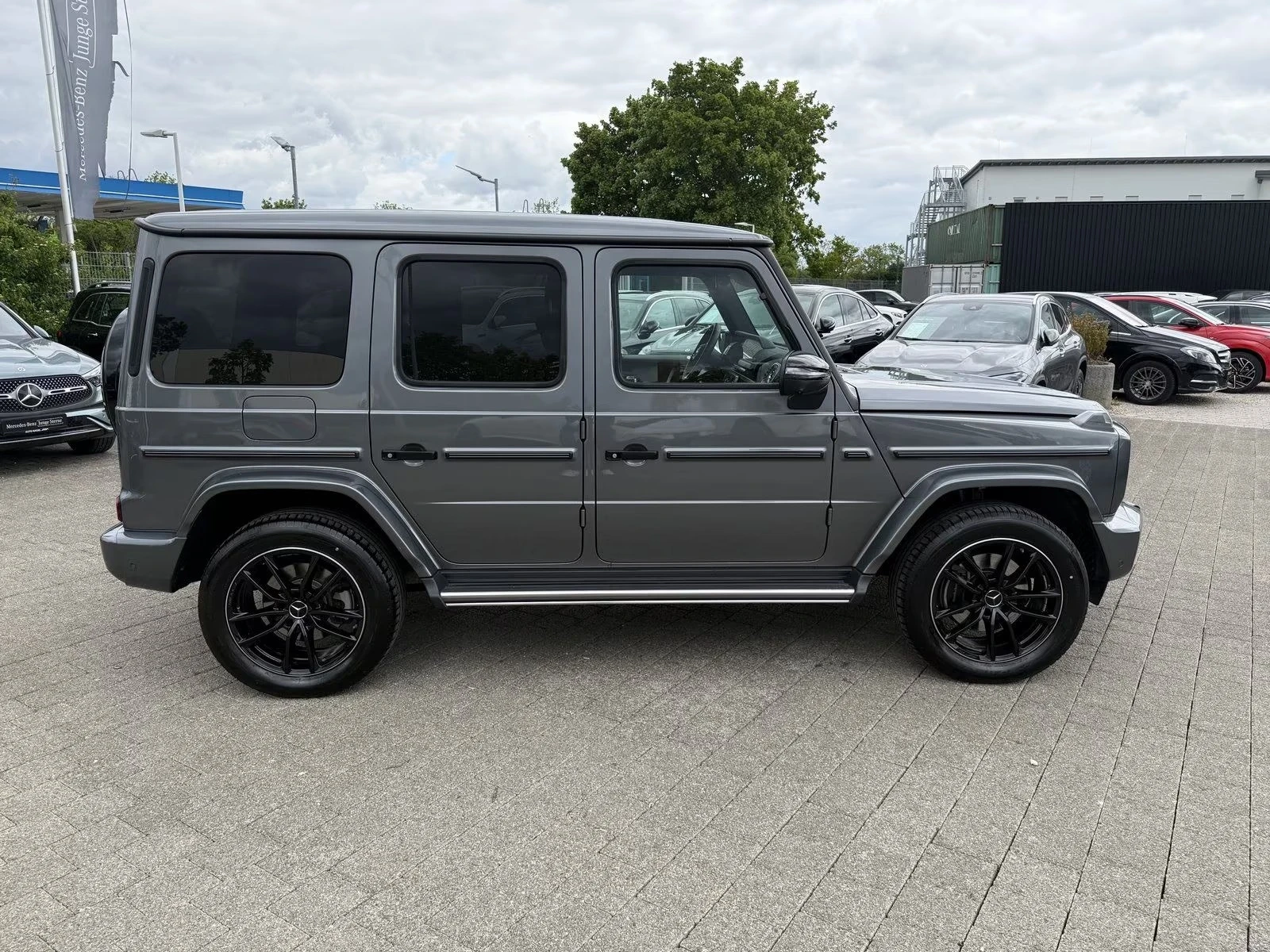 Mercedes-Benz G 450 450 d AMG* Exclusive* Night* DISTR* Burmester, снимка 4 - Автомобили и джипове - 54955442