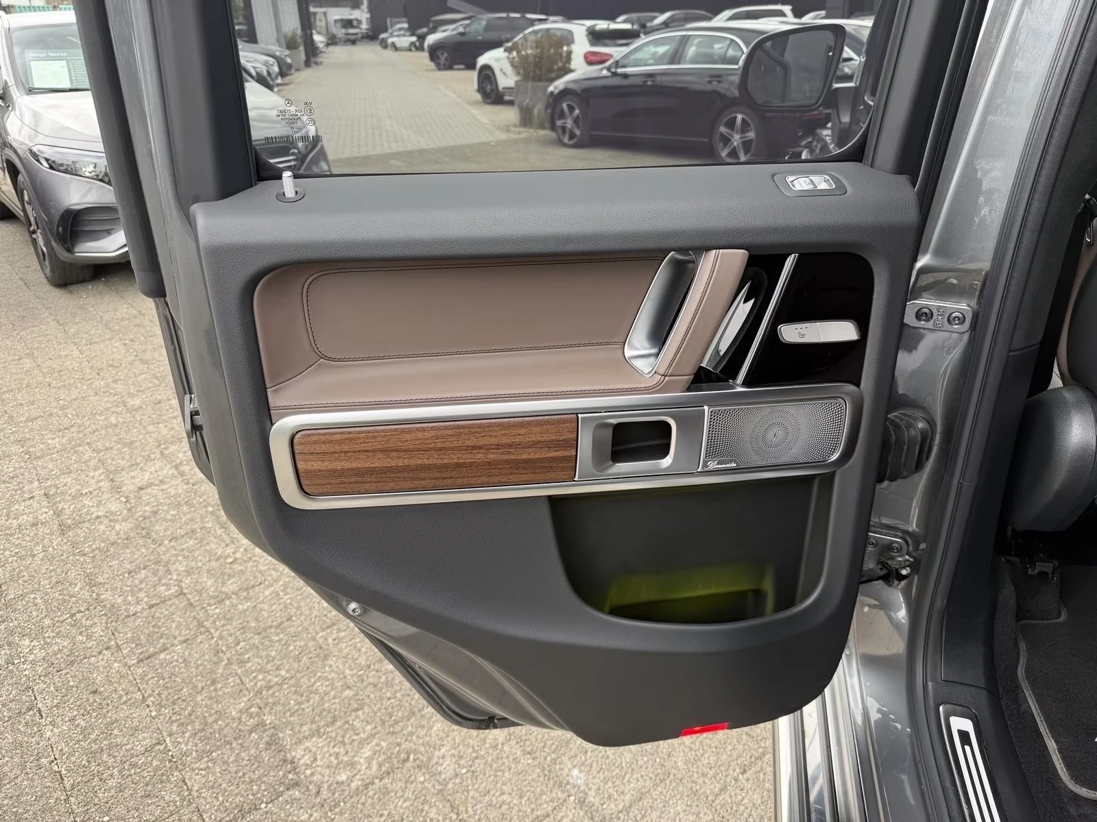Mercedes-Benz G 450 450 d AMG* Exclusive* Night* DISTR* Burmester, снимка 10 - Автомобили и джипове - 54955442