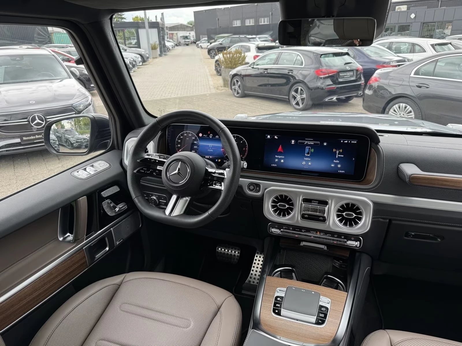 Mercedes-Benz G 450 450 d AMG* Exclusive* Night* DISTR* Burmester, снимка 11 - Автомобили и джипове - 54955442