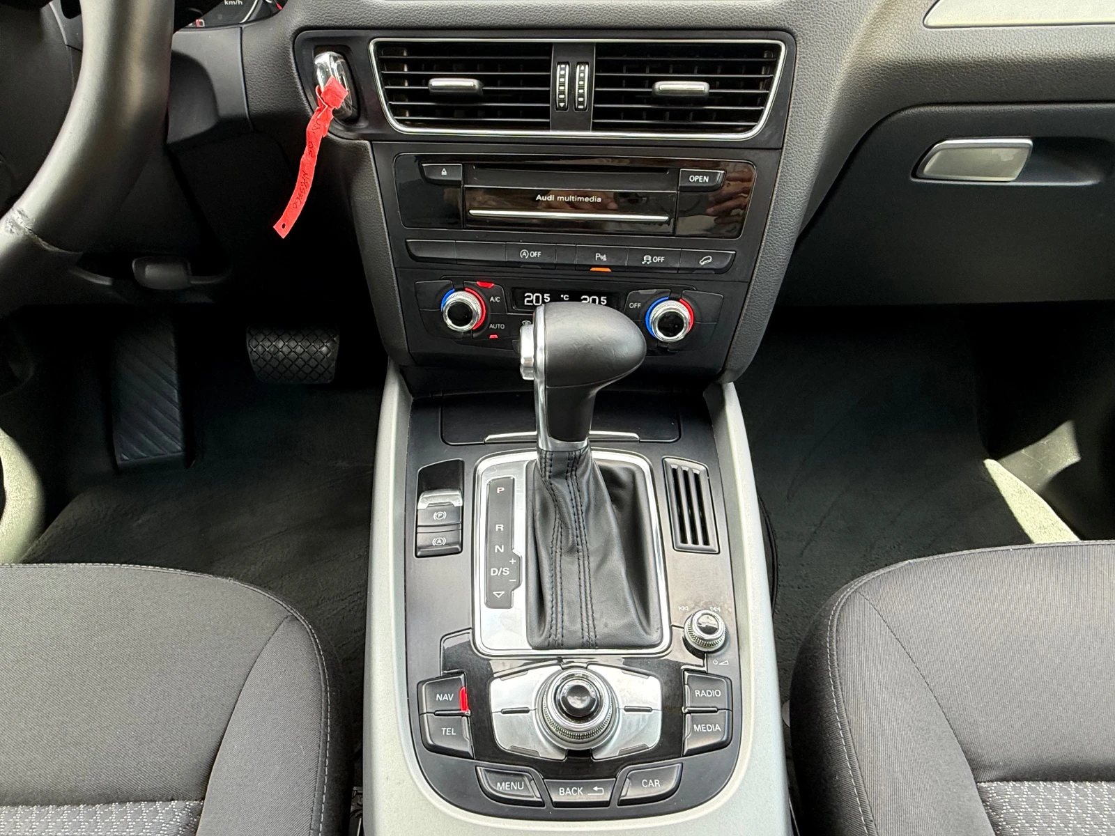 Audi Q5 2.0TDI S-LINE FACELIFT 190к.с. - 100% РЕАЛНИ КМ !!, снимка 12 - Автомобили и джипове - 55262951