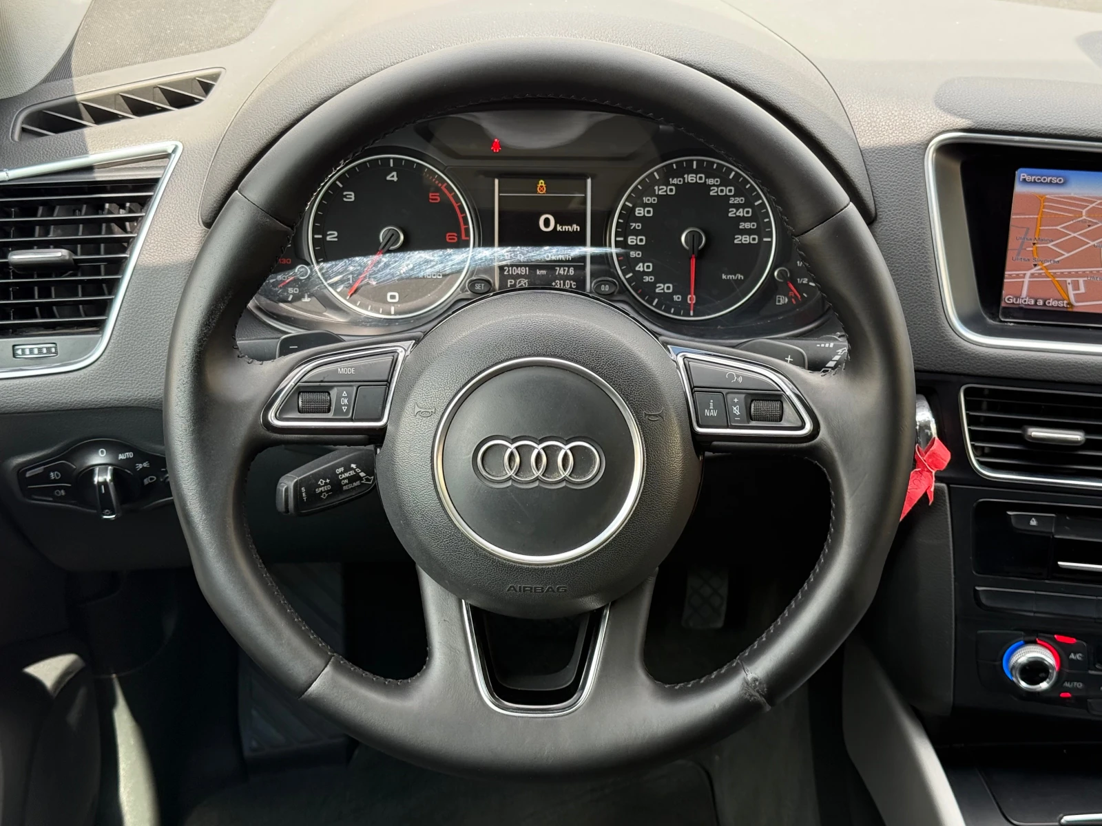 Audi Q5 2.0TDI S-LINE FACELIFT 190к.с. - 100% РЕАЛНИ КМ !!, снимка 13 - Автомобили и джипове - 55262951