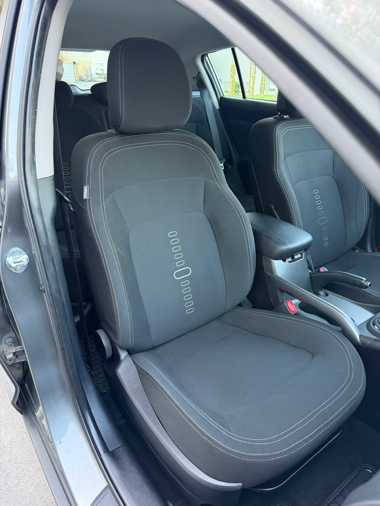 Kia Sportage 2.0CRDi 136кс * 4х4* * Камера* , снимка 14 - Автомобили и джипове - 55771974