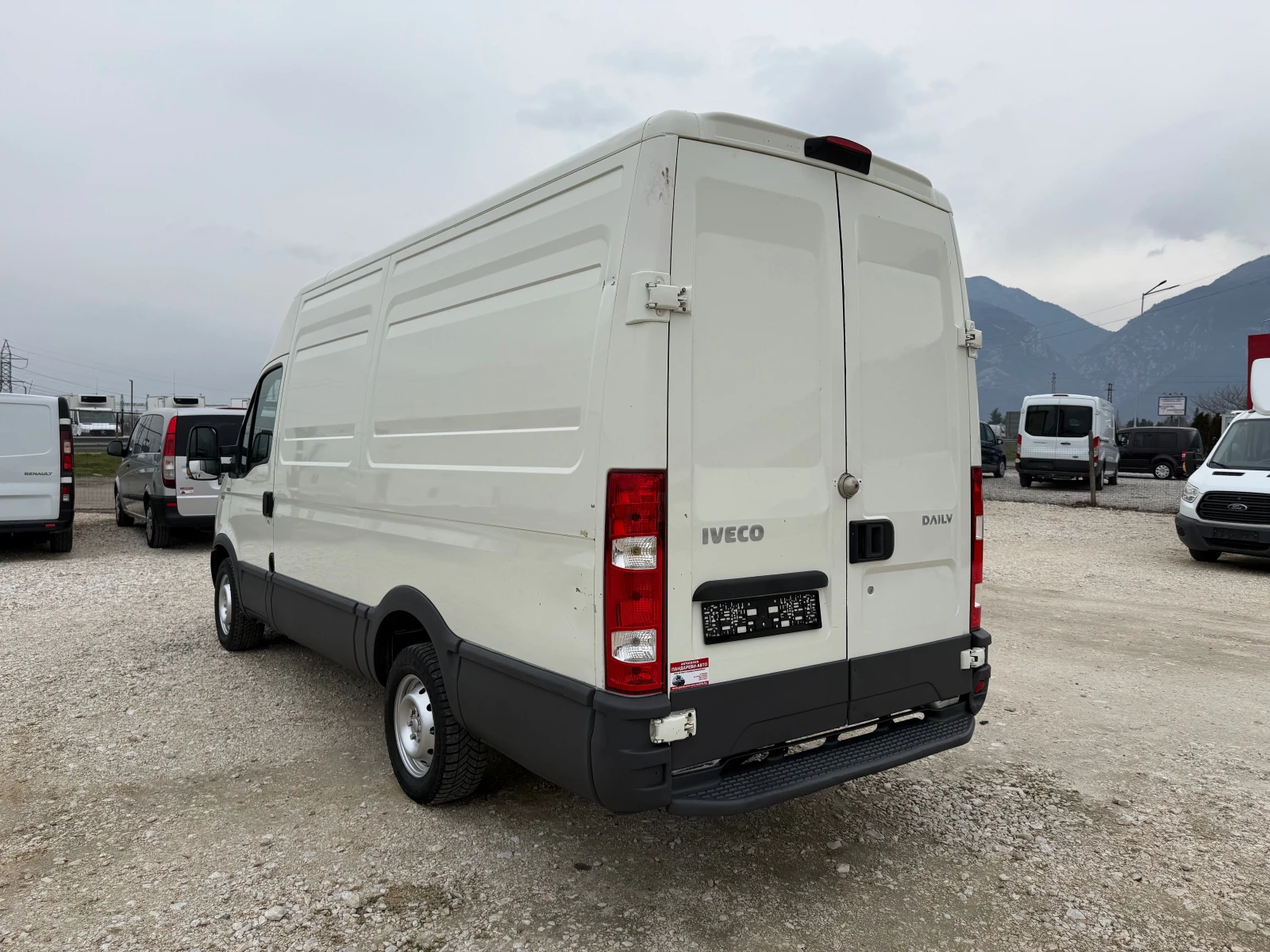 Iveco Daily 35S13 EURO5B КЛИМАТИК - изображение 7