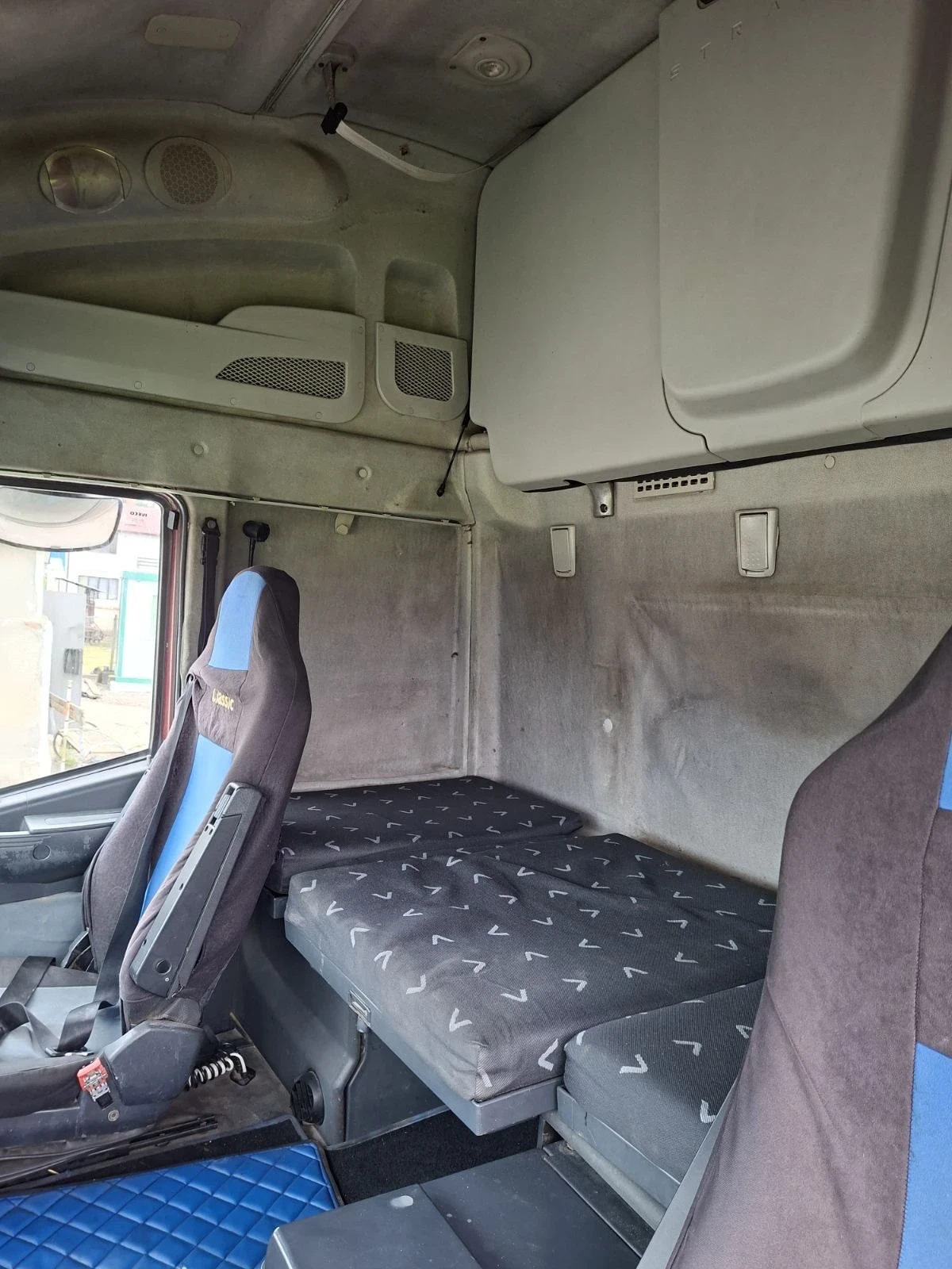 Iveco Stralis, снимка 11 - Камиони - 54312444