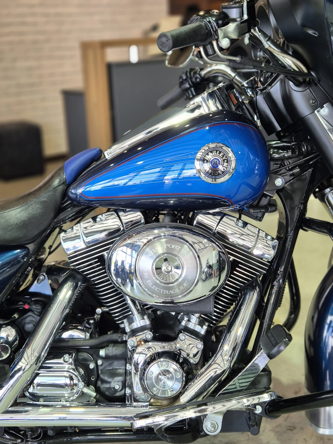 Harley-Davidson Electra Glide Classic ULTRA CLASSIC! FLHTC 33000км! Нов внос ШВЕЙЦАРИЯ!!, снимка 13 - Мотоциклети и мототехника - 56070394