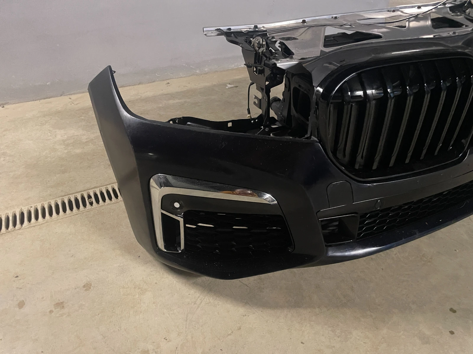 Напълно окомплектована предна броня и преден панел за BMW 7 G11 LCI M SPORT, снимка 3 - Части - 53801690