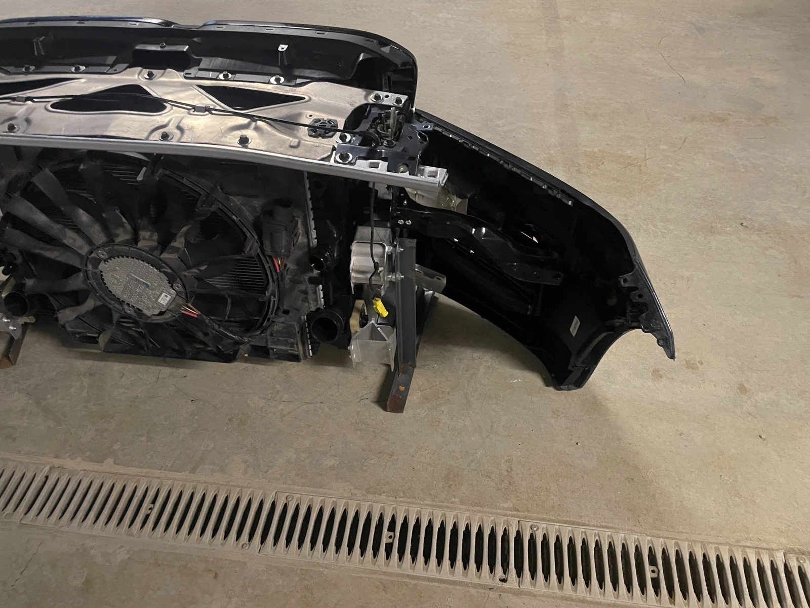 Напълно окомплектована предна броня и преден панел за BMW 7 G11 LCI M SPORT, снимка 7 - Части - 53801690