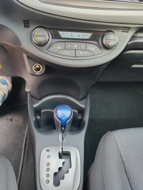 Toyota Yaris 1.5, 75к.с. Хибрид , снимка 12