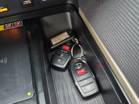 Toyota Camry SE UPGRADE / АвтоКредит, снимка 8