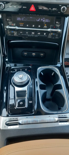 Kia Carnival 2.2 D  - 26999 € / 52805.45 лв. - 60635214 10