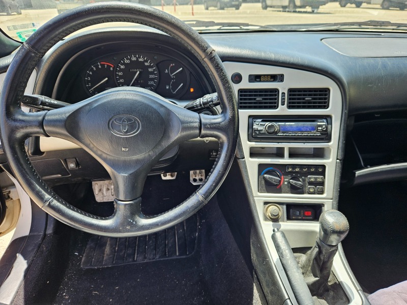 Toyota Celica 1.8, снимка 11 - Автомобили и джипове - 46331771
