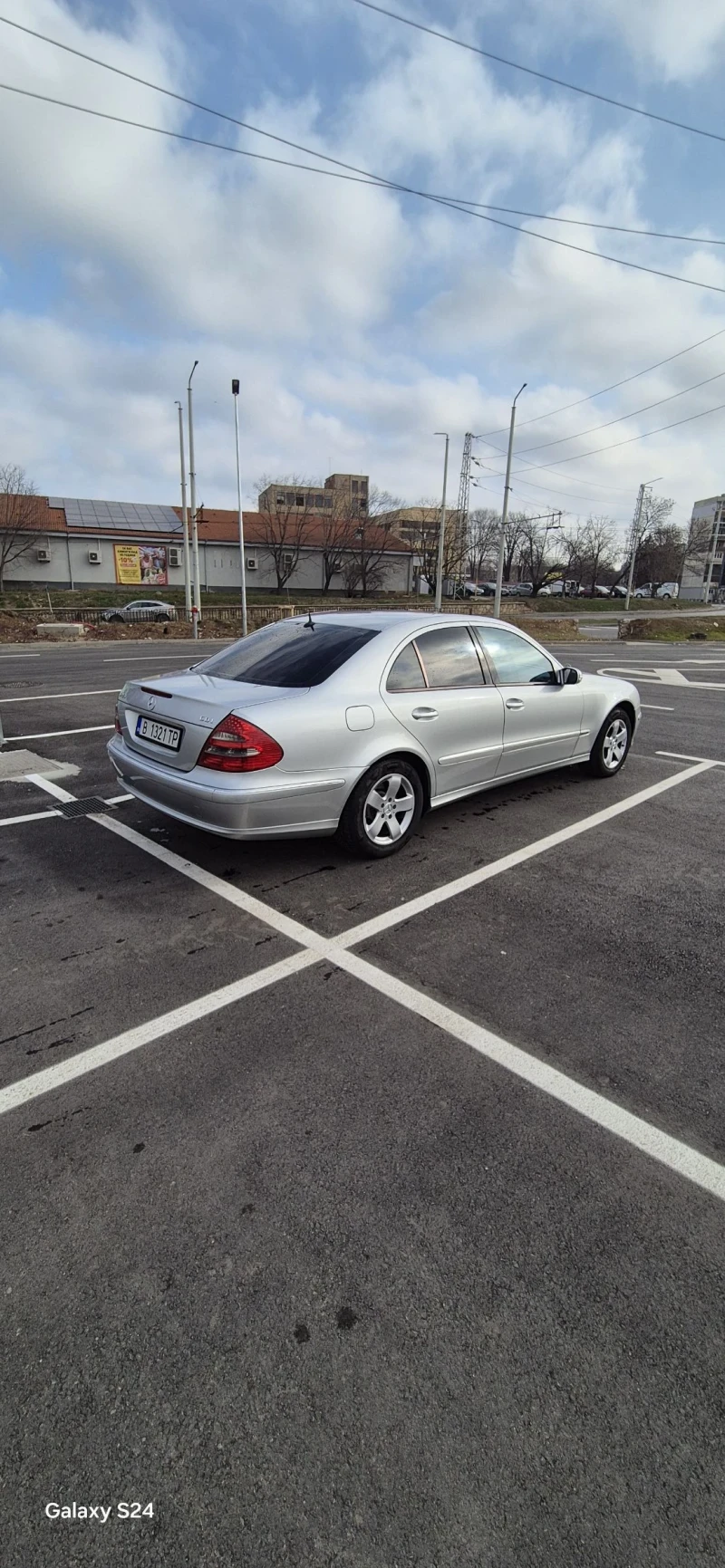 Mercedes-Benz E 270, снимка 4 - Автомобили и джипове - 48927870