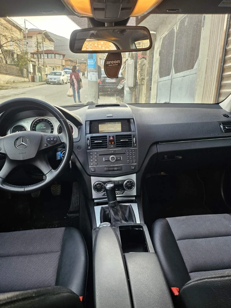 Mercedes-Benz C 220, снимка 8 - Автомобили и джипове - 49528023