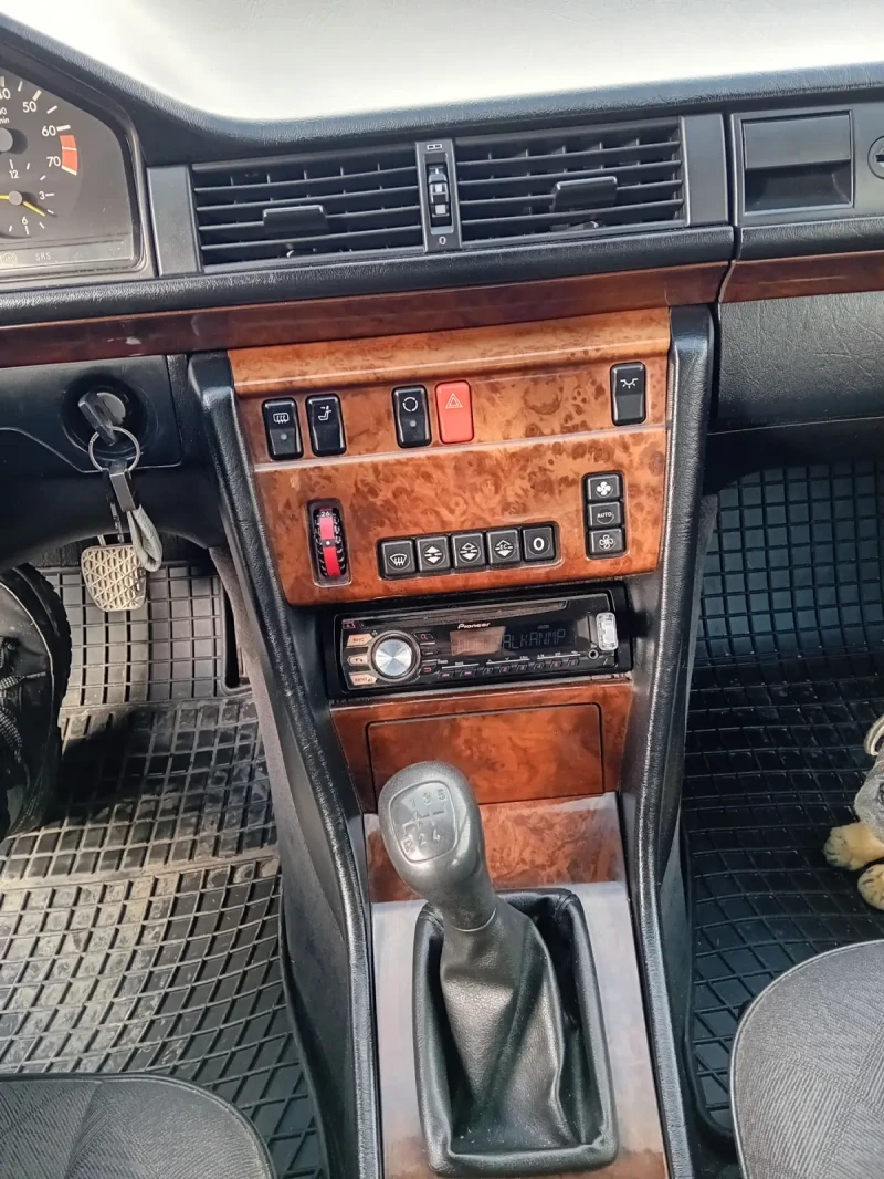 Mercedes-Benz 124 2.0 136 itali, снимка 7 - Автомобили и джипове - 49291763