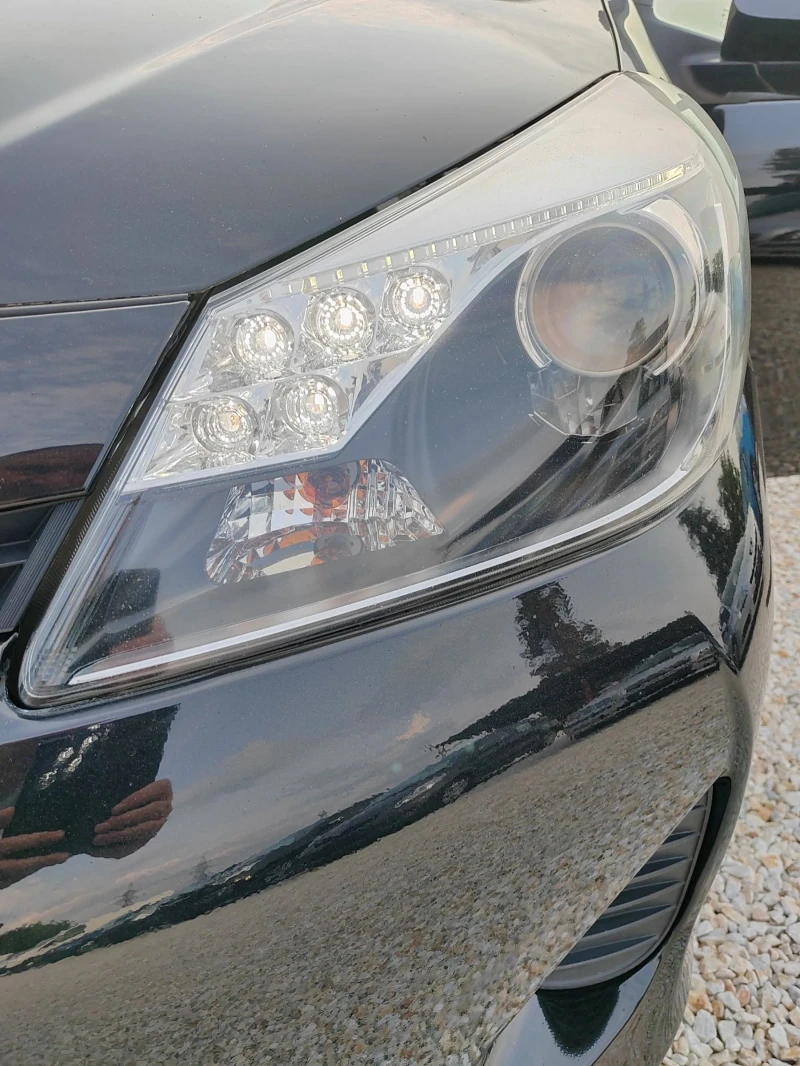 Toyota Yaris 1.5, 75к.с. Хибрид , снимка 17 - Автомобили и джипове - 50577855