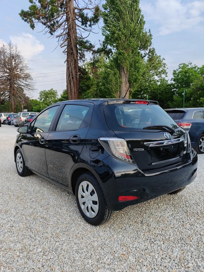 Toyota Yaris 1.5, 75к.с. Хибрид , снимка 4 - Автомобили и джипове - 50577855