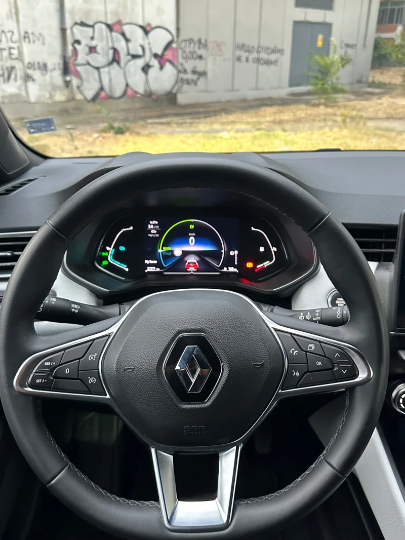 Renault Clio 1.6 E-tech Multi-mode Hybrid, снимка 11 - Автомобили и джипове - 50716583